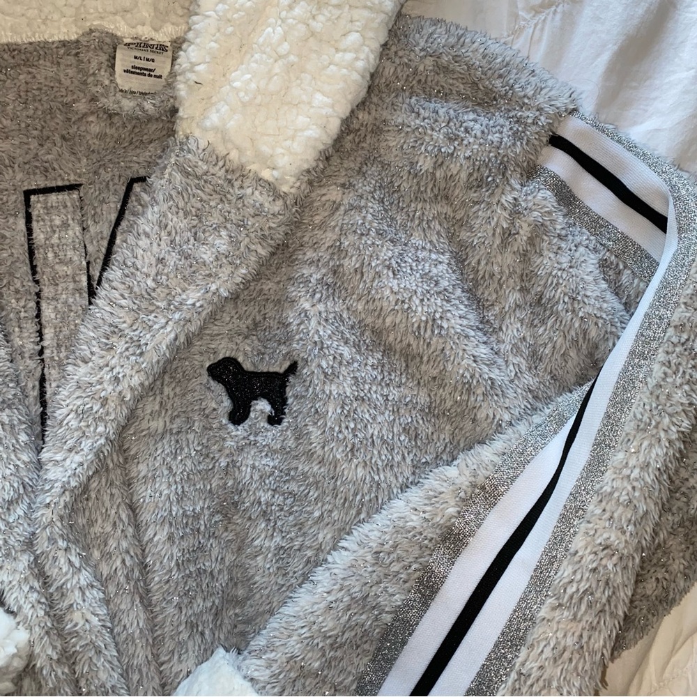 DONATED Light Grey PINK Victoria Secret Fluffy 3/4 Sleeve Robe